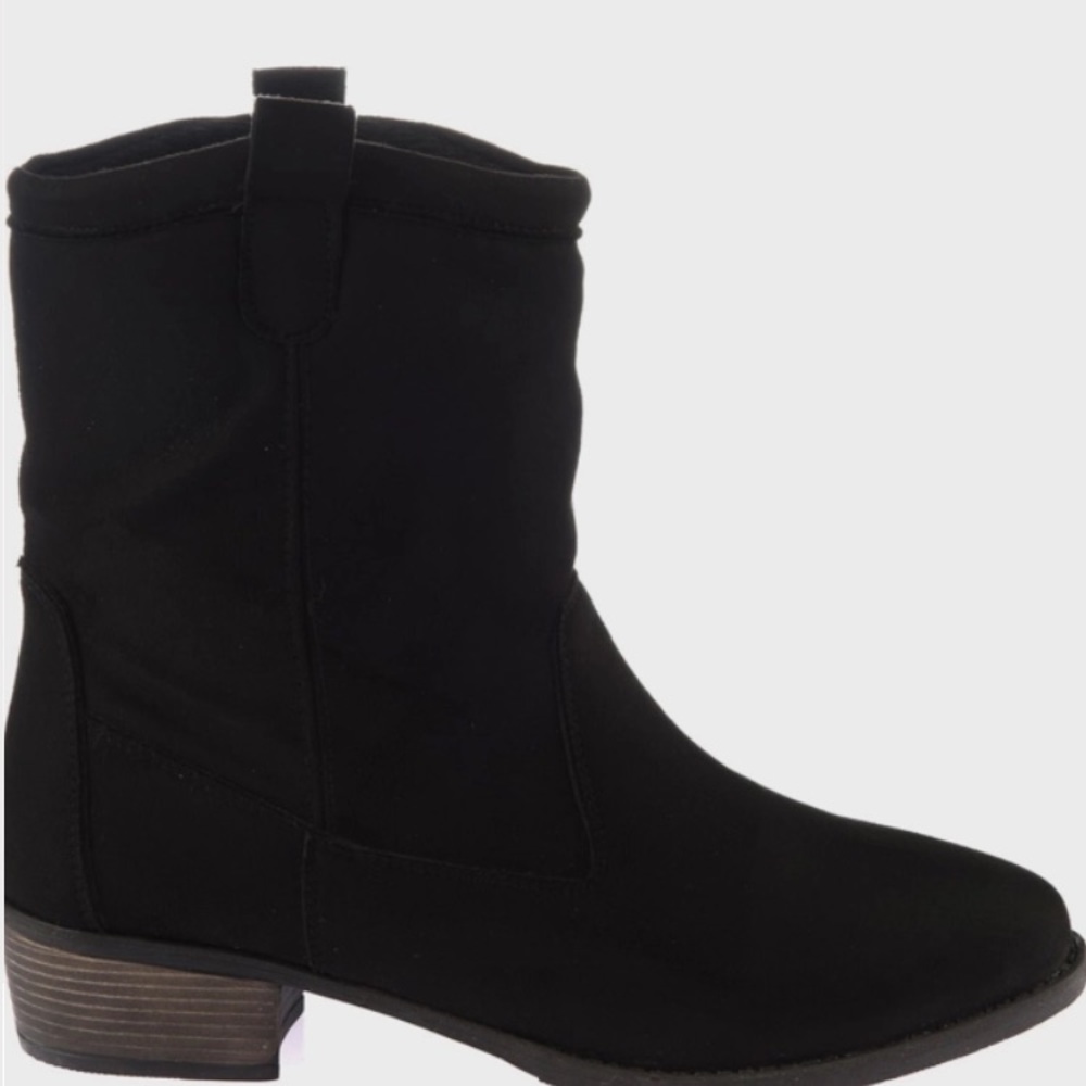 Chelsea Pointed Suede Ankle Boots